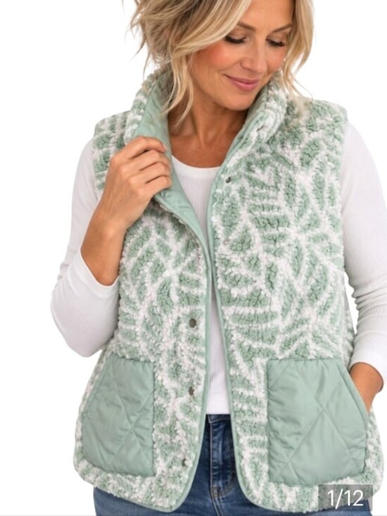 Reel Legends Jackets & Blazers - Reel Legends Women’s Medium Reversible Sherpa Fleece Vest Mint Green NWT
